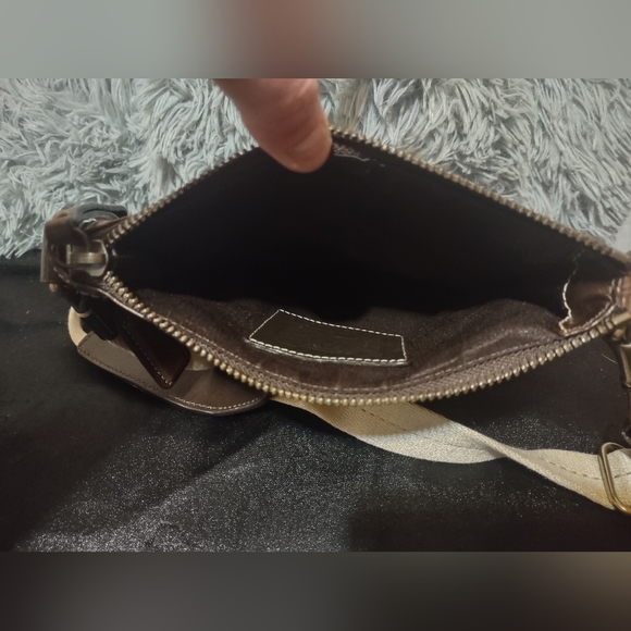 Coach - Picture 2 of 7